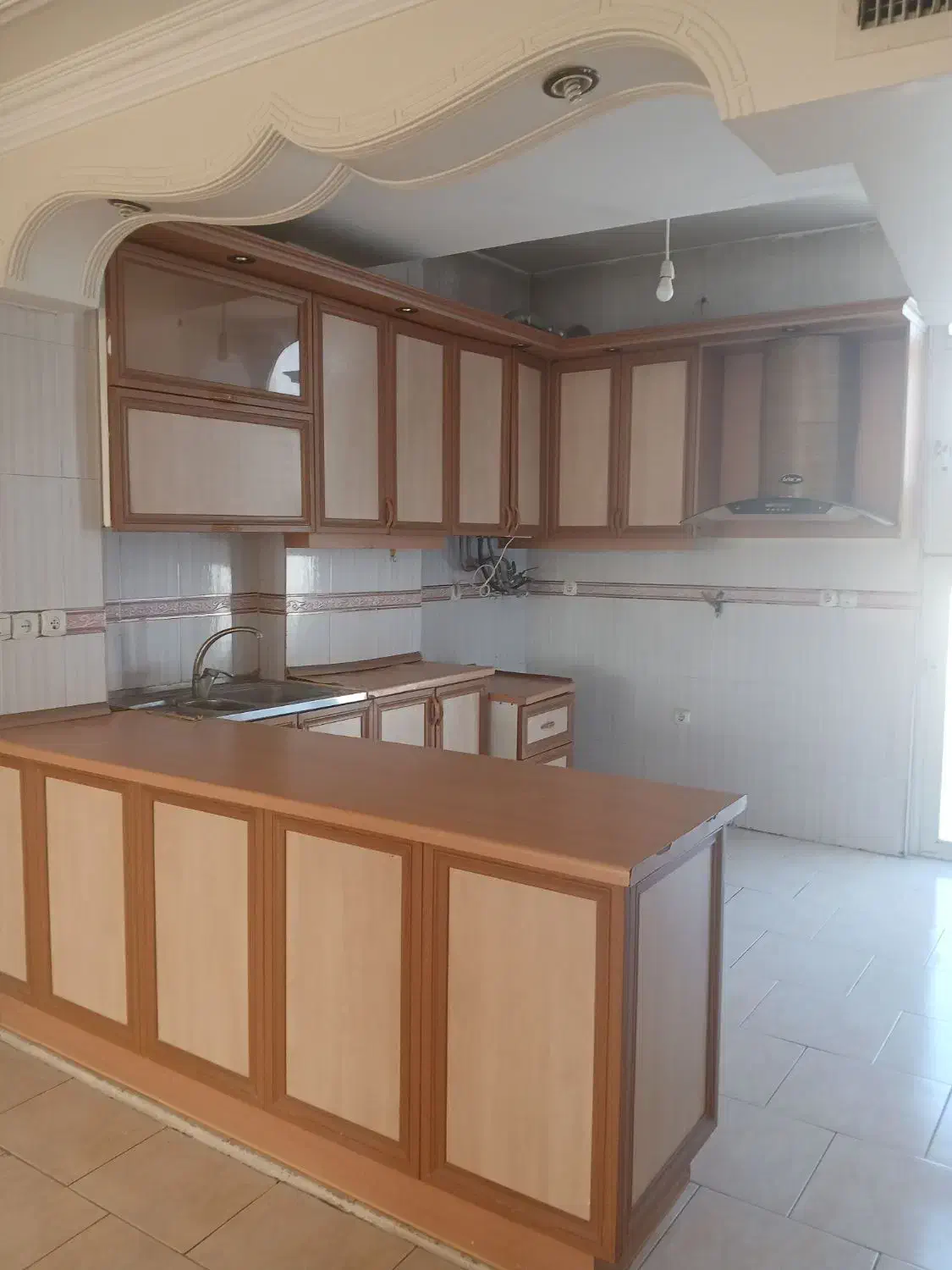 آپارتمان ۱۲۰ متری دو خواب طبقه ۳ ارتش|اجارهٔ آپارتمان|اصفهان, حسینآباد|دیوار