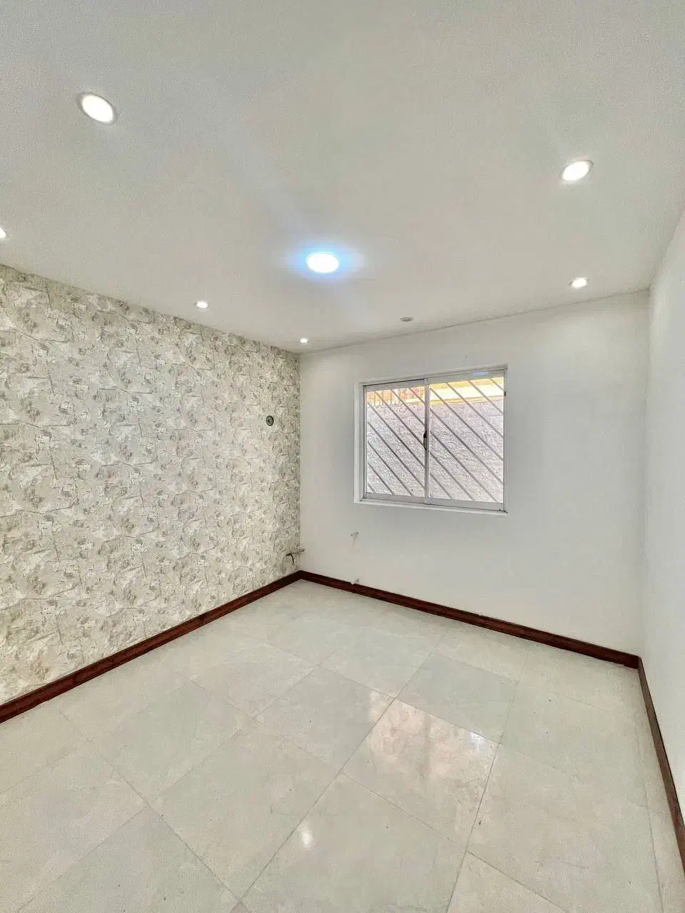 باغچه ویلا ۲۵۰متری نماسنگ/سند۶دانگ/جاده جنگلی دریا|فروش خانه و ویلا|آمل, |دیوار