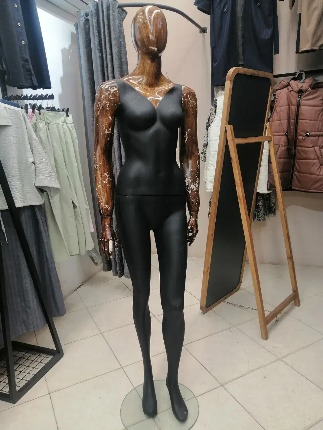 مانکن|فروشگاه و مغازه|شیراز, لب آب|دیوار