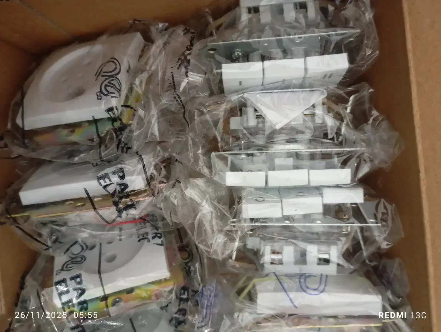 وسایل برق کشی|مصالح و تجهیزات ساختمان|رستاق, |دیوار