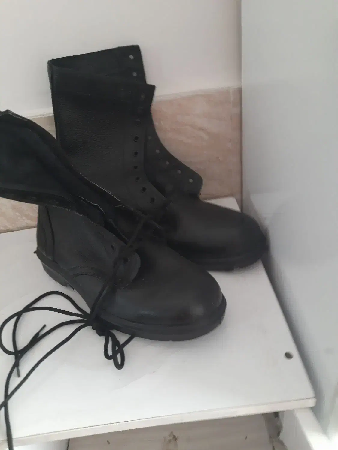 پوتین سربازی|کیف، کفش، کمربند|ارومیه, |دیوار