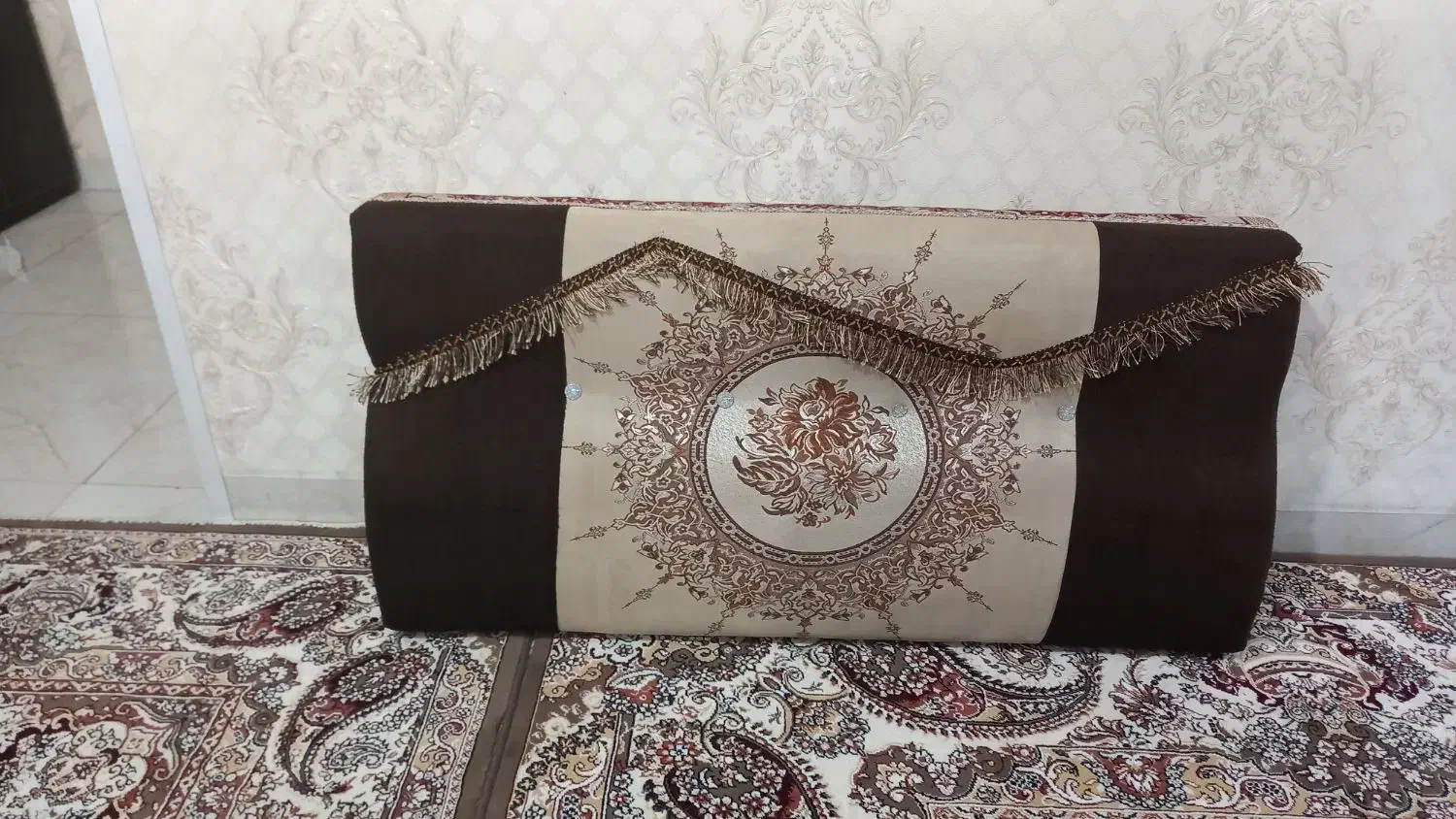 ۲عدد پشتی|پشتی|ایلام, |دیوار