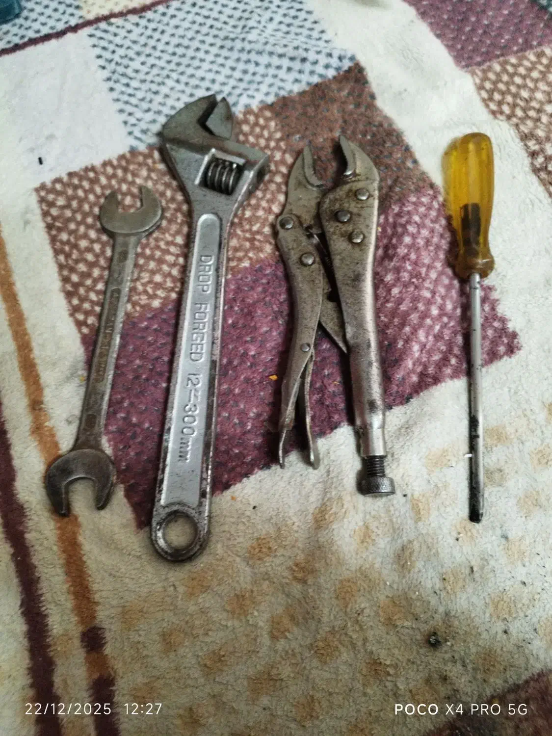 آچار فرانسه و انبر قفلی|ابزارآلات|کاشان, کلنگه|دیوار