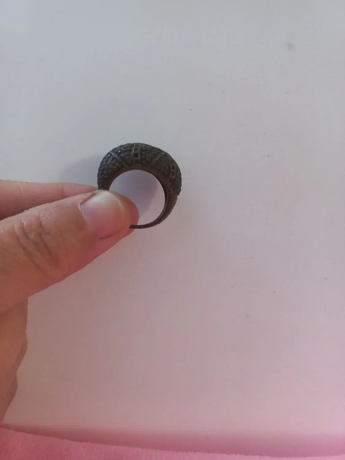 انگشتر قدیمی|کلکسیون اشیاء عتیقه|گلوگاه بابل (گلیا), |دیوار