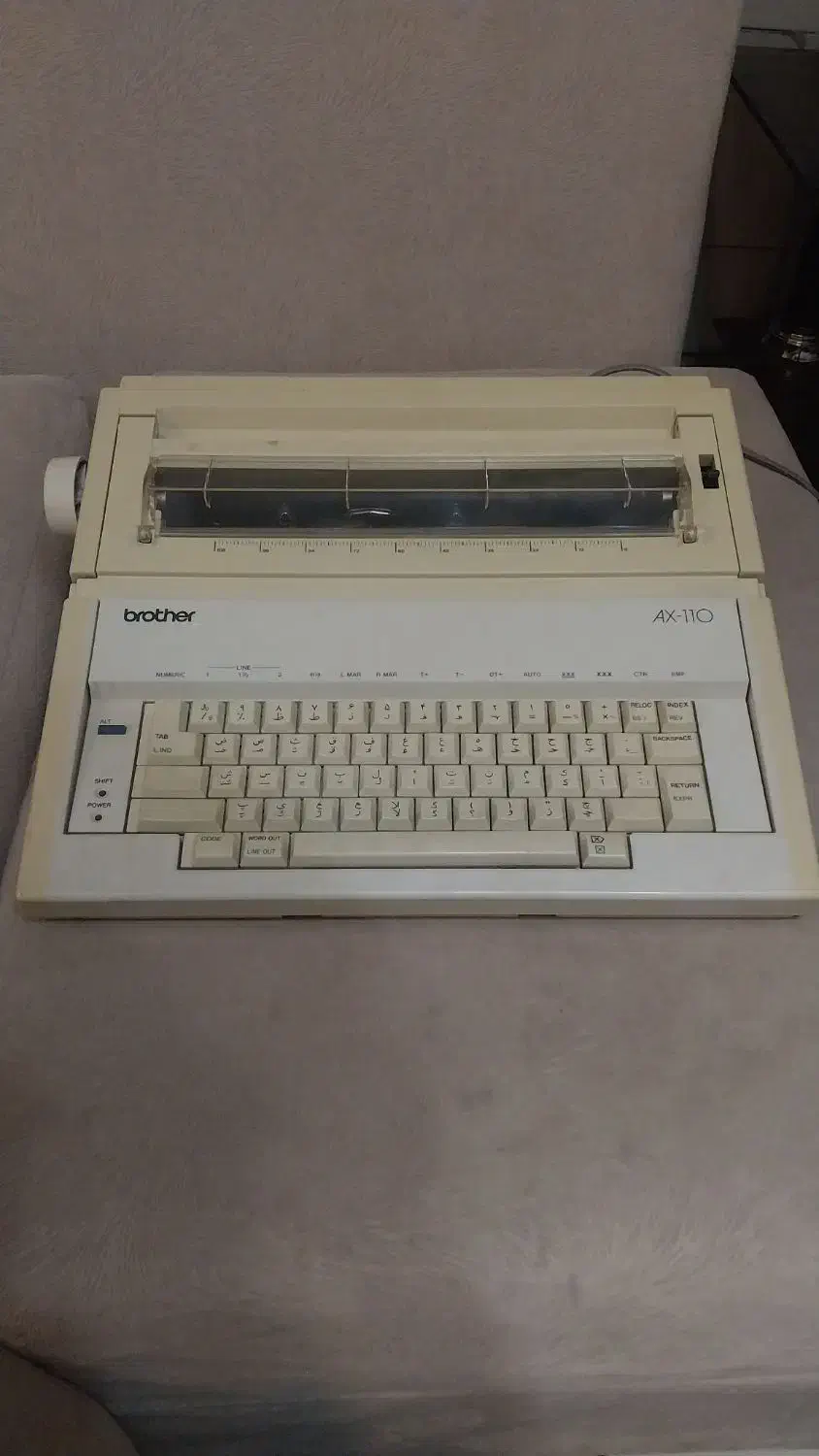 ماشین تایپ برقی کاملا تمیز سالم مارک brother ژاپن|کلکسیون اشیاء عتیقه|کرج, کوی زنبق|دیوار