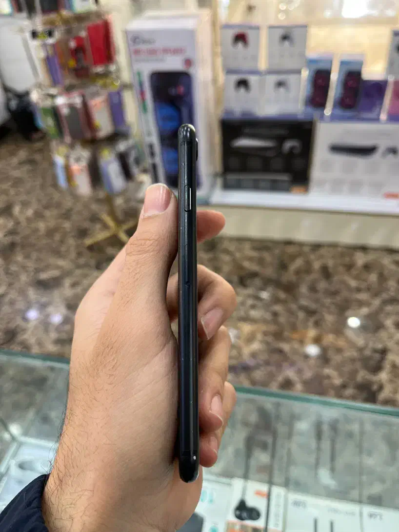 آیفون Se 2020 در حد|موبایل|تهران, مهرآباد جنوبی|دیوار