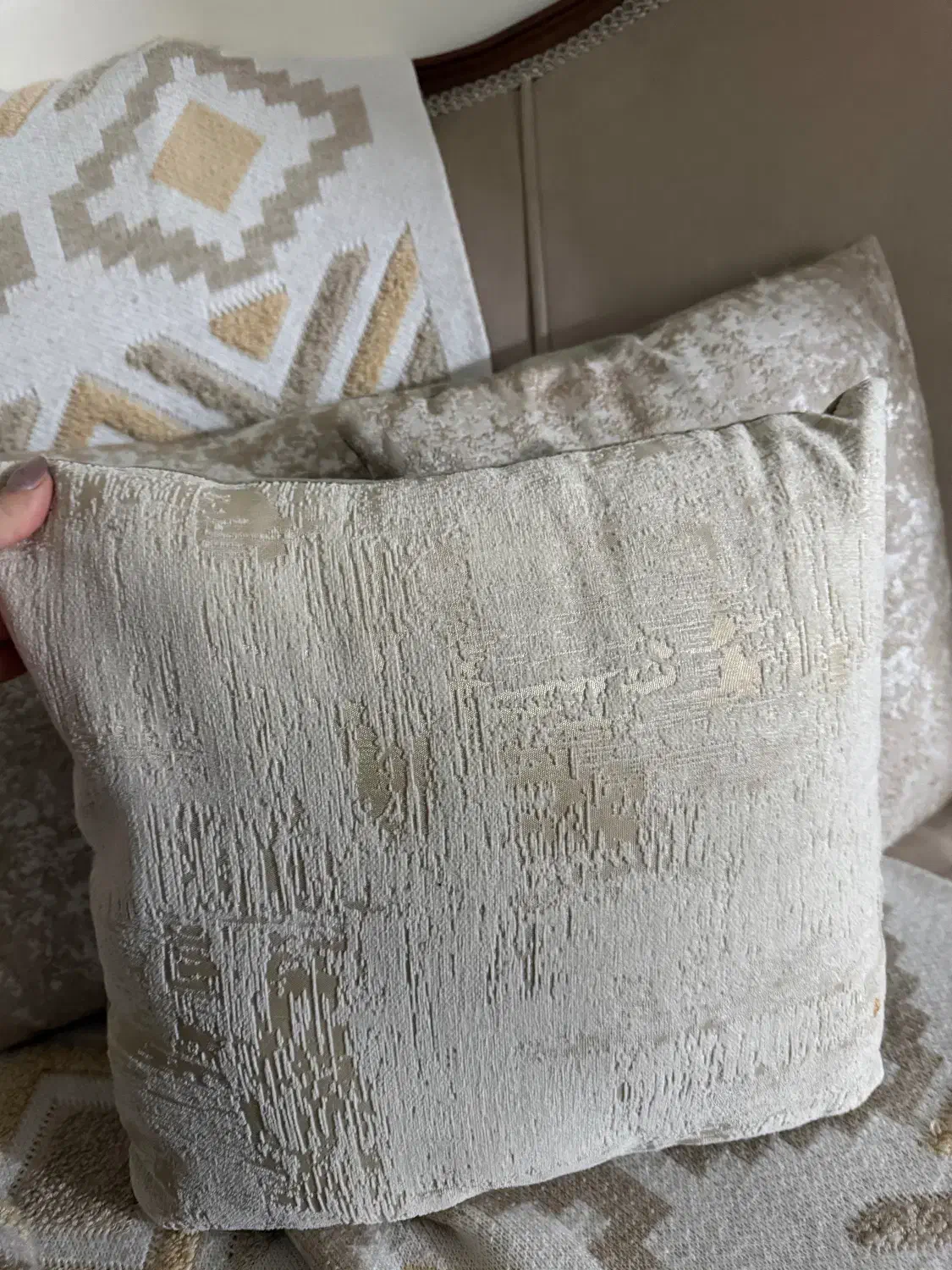 کوسن مبل کاملا سالم و تمیز بدون کوچکترین ایراد|رختخواب، بالش، پتو|تهران, تهرانسر شمالی|دیوار