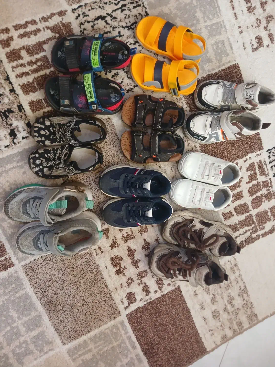 کفش بچگانه پسرانه|کفش و لباس بچه|اندیشه, اندیشه فاز ۱|دیوار