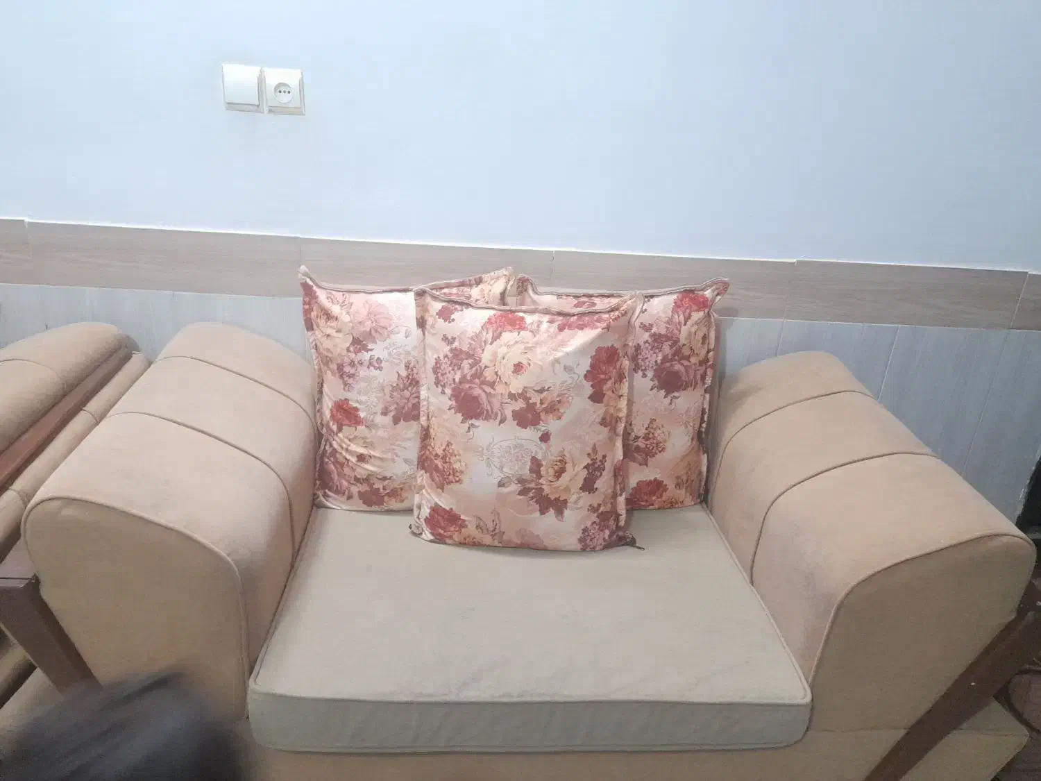 مبل هفت نفره بسیار تمیز|مبلمان خانگی و میز عسلی|تربت جام, یحیی آباد|دیوار