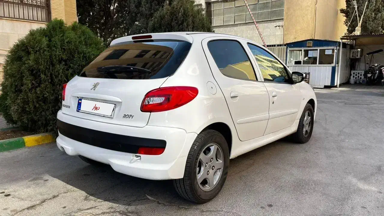 ۲۰۷ فرمان برقی ۴۰۲|خودرو سواری و وانت|اصفهان, خانه اصفهان|دیوار