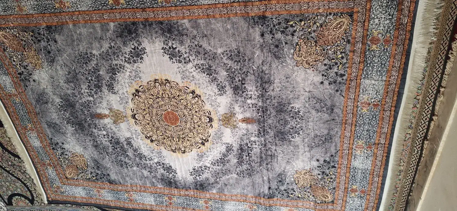 فرشینه رو فرشی نمدی|روفرشی|خمینی‌شهر, |دیوار