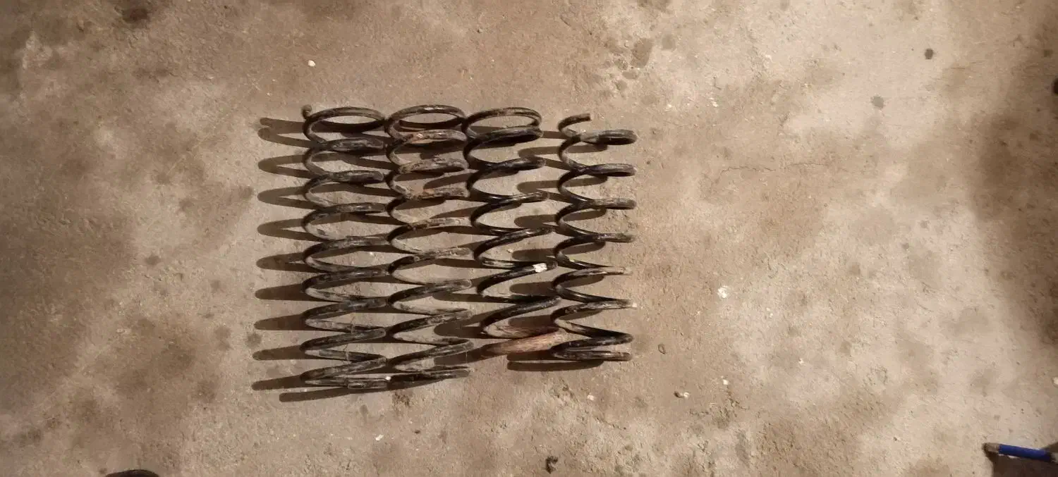 فنر ماشین پراید وچراغ عقب|قطعات یدکی و لوازم جانبی|دیواندره, |دیوار