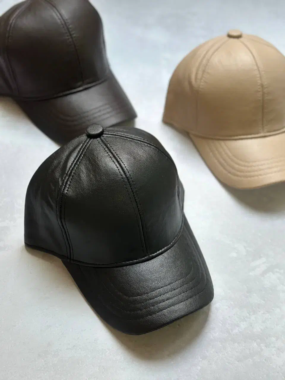 کلاه چرم|لباس|چالوس, |دیوار