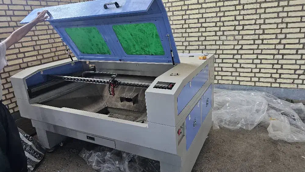 دستگاه برش لیزر غیر فلزات CO2|ماشین‌آلات صنعتی|دلیجان, |دیوار