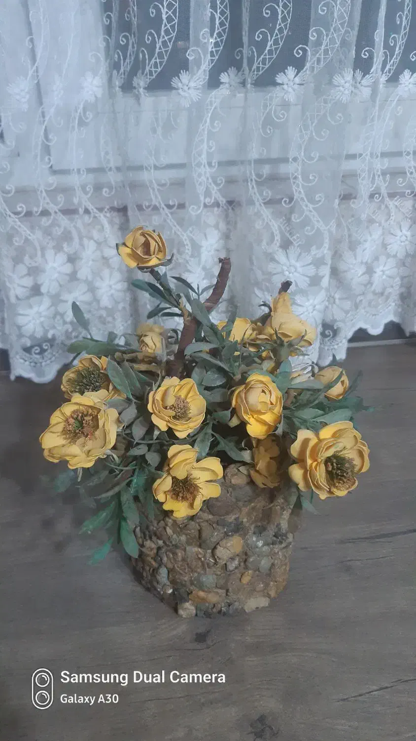 گلدان سرامیکی سالم و گلدان گل زیبا|گل و گیاه طبیعی|ملایر, |دیوار