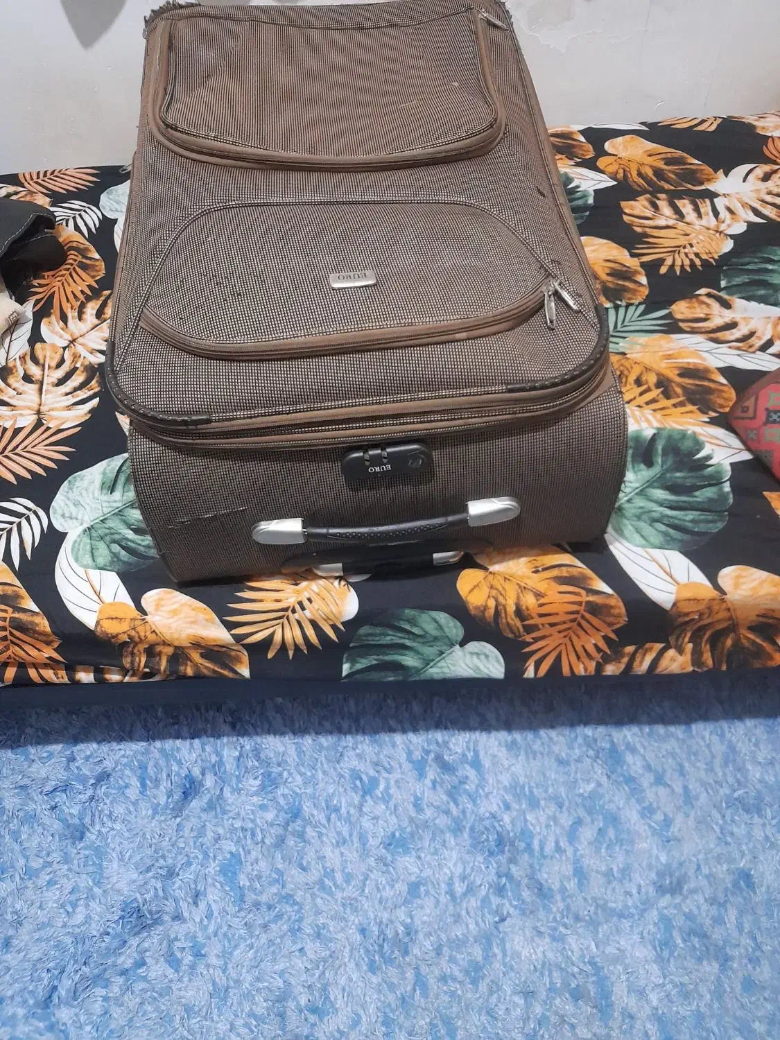 چمدان ۴نفره کاملا تمیز تمیز|کیف، کفش، کمربند|سنگر, |دیوار