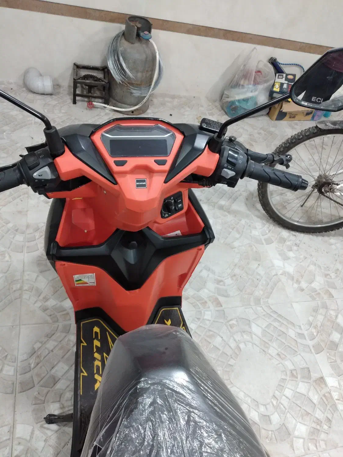 کلیک مدل ۱۴۰۱ صفر استفاده نشده|موتورسیکلت|سیاهکل, |دیوار