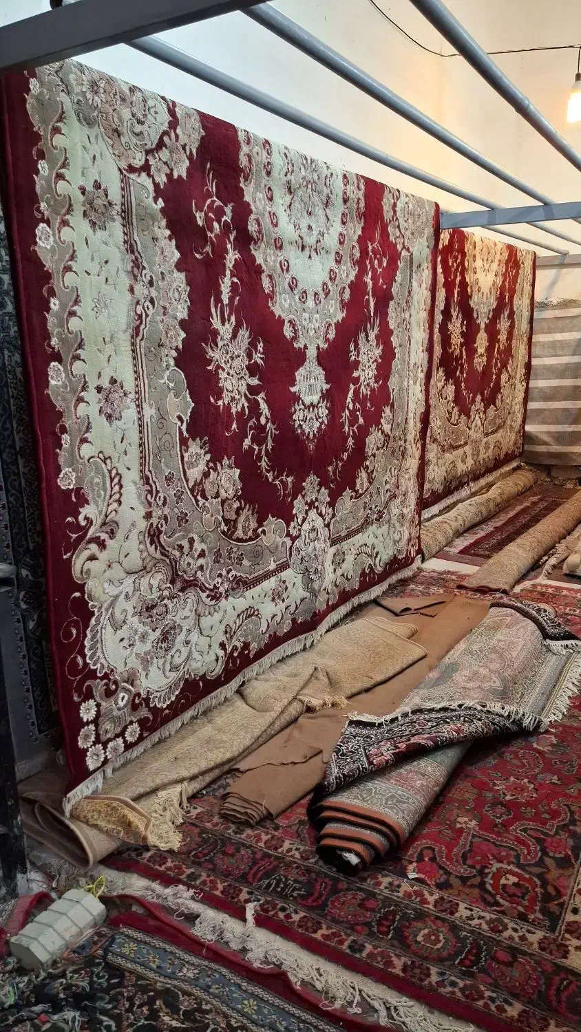 فرش جفت۱۲متری قرمززرشکی تمام‌نخ جنس مخمل|فرش|آزادشهر, |دیوار