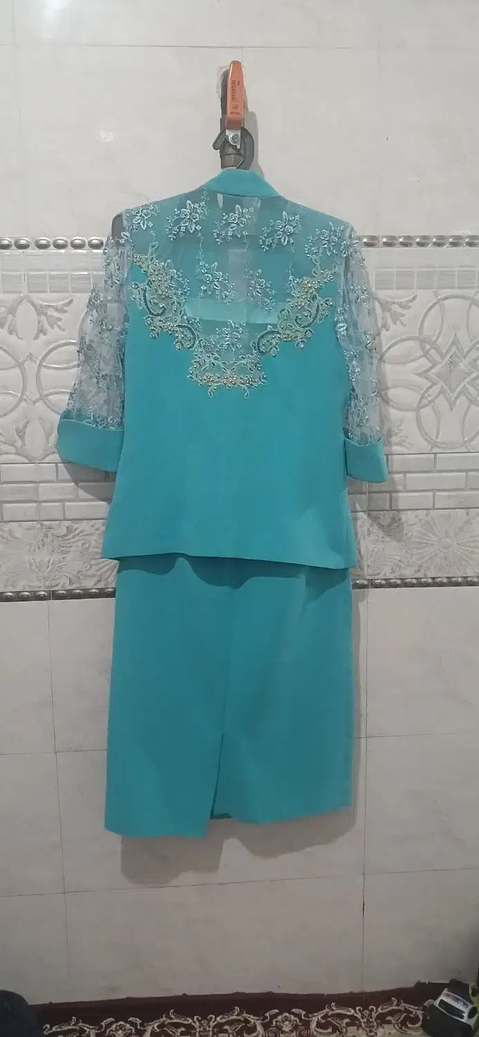 کت و دامن مجلسی|لباس|قم, باغ شریفی|دیوار