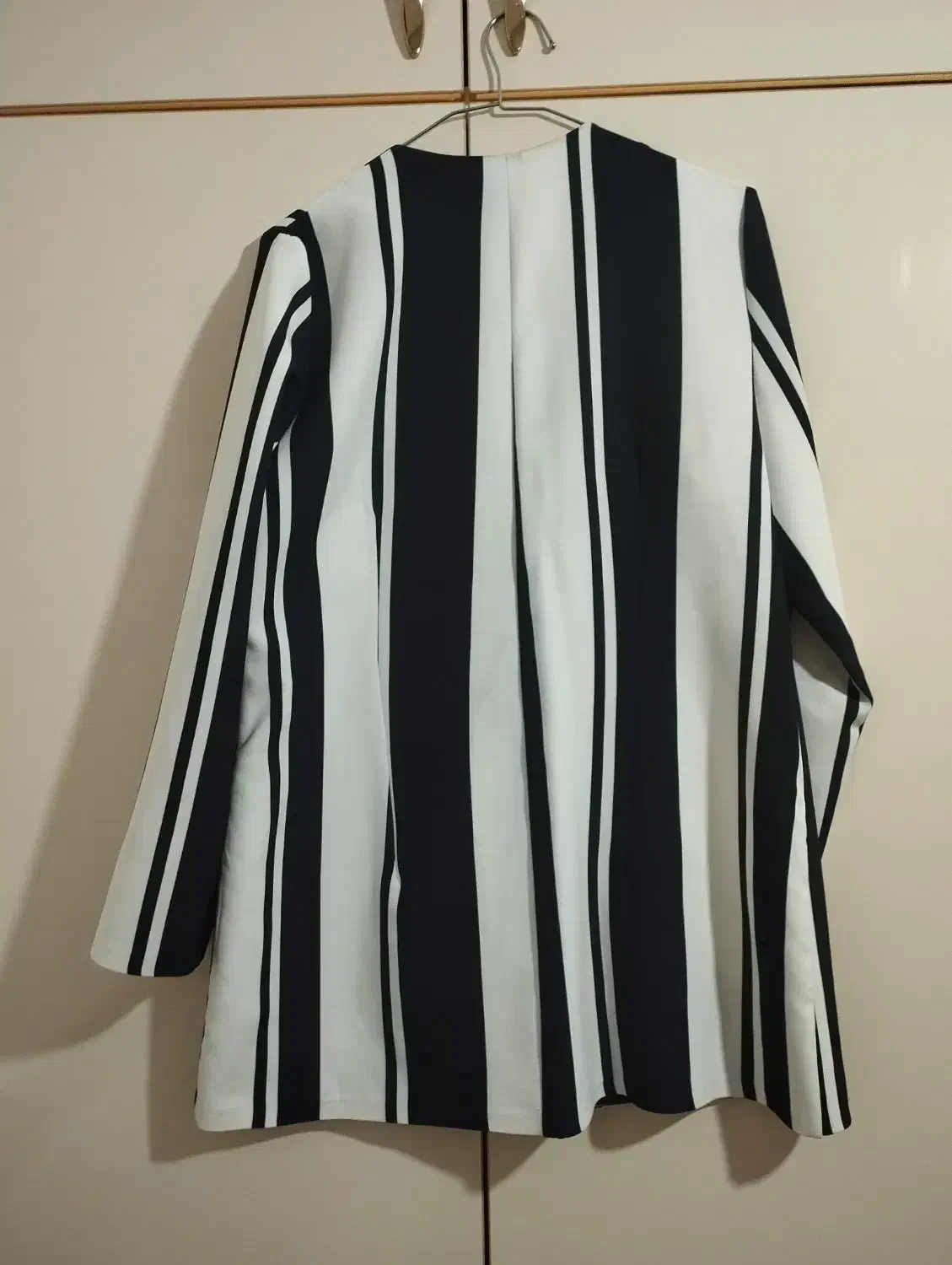 کت تک|لباس|بهار, |دیوار