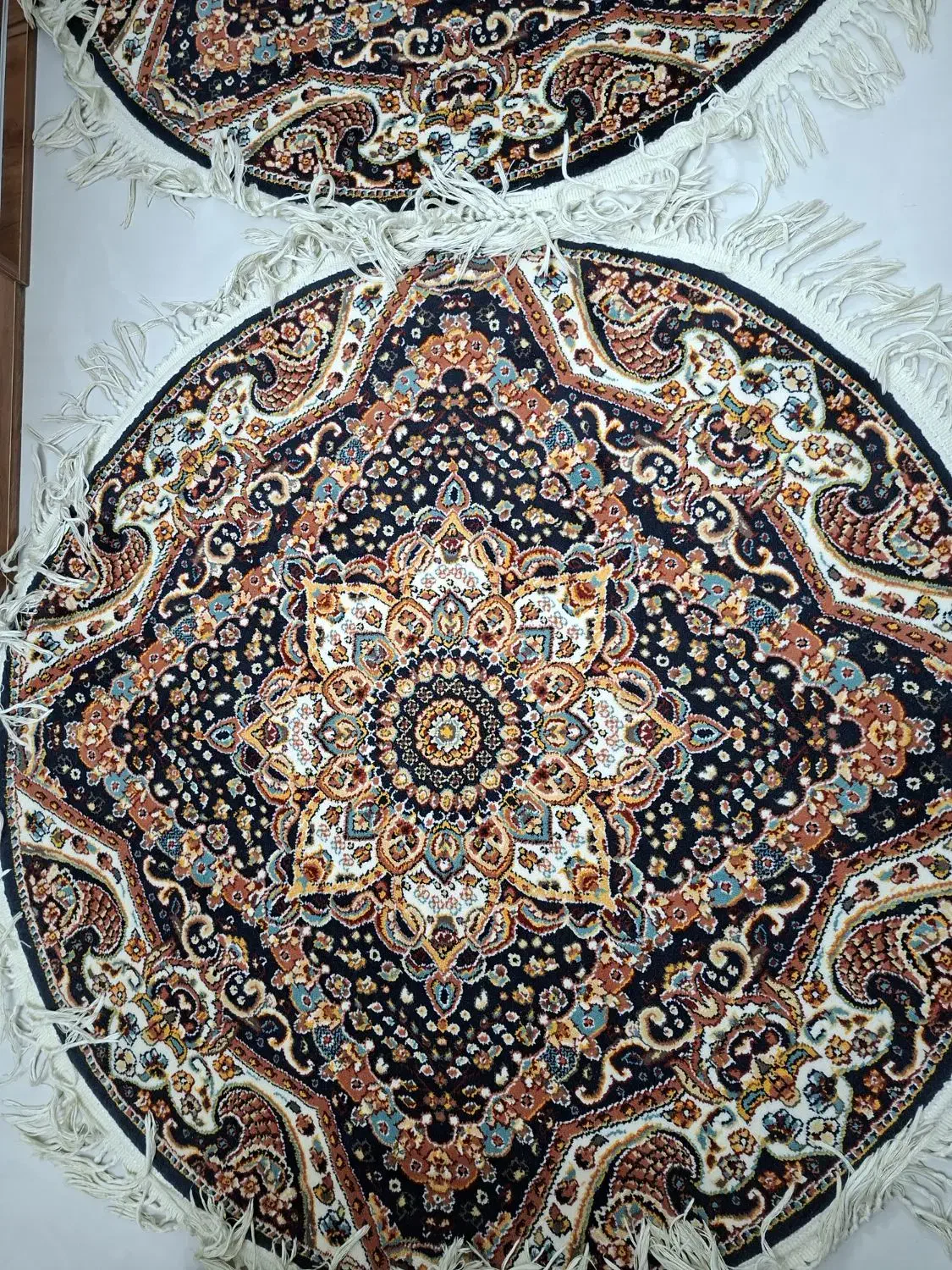 فرش گرد|فرش|شاهین‌شهر, شهرک ردانی پور|دیوار