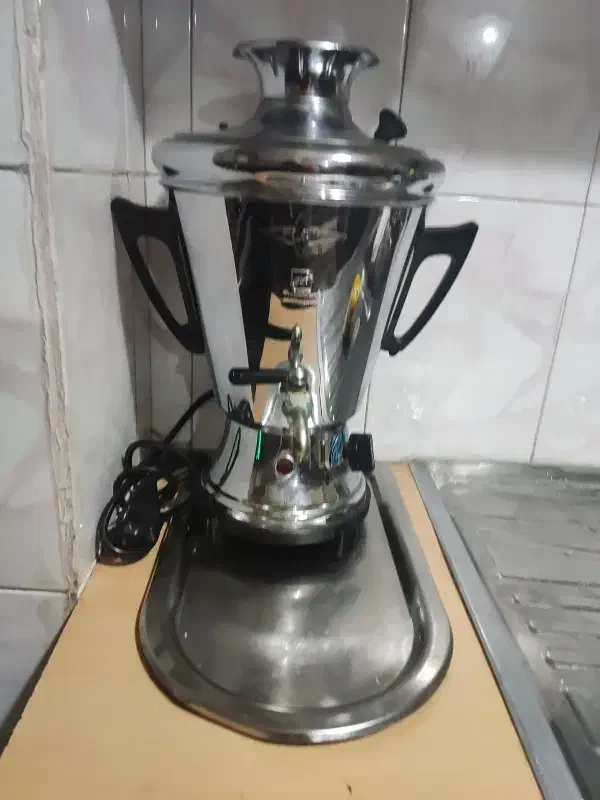 سماور برقی|کلکسیون اشیاء عتیقه|اندیشه, اندیشه فاز ۱|دیوار