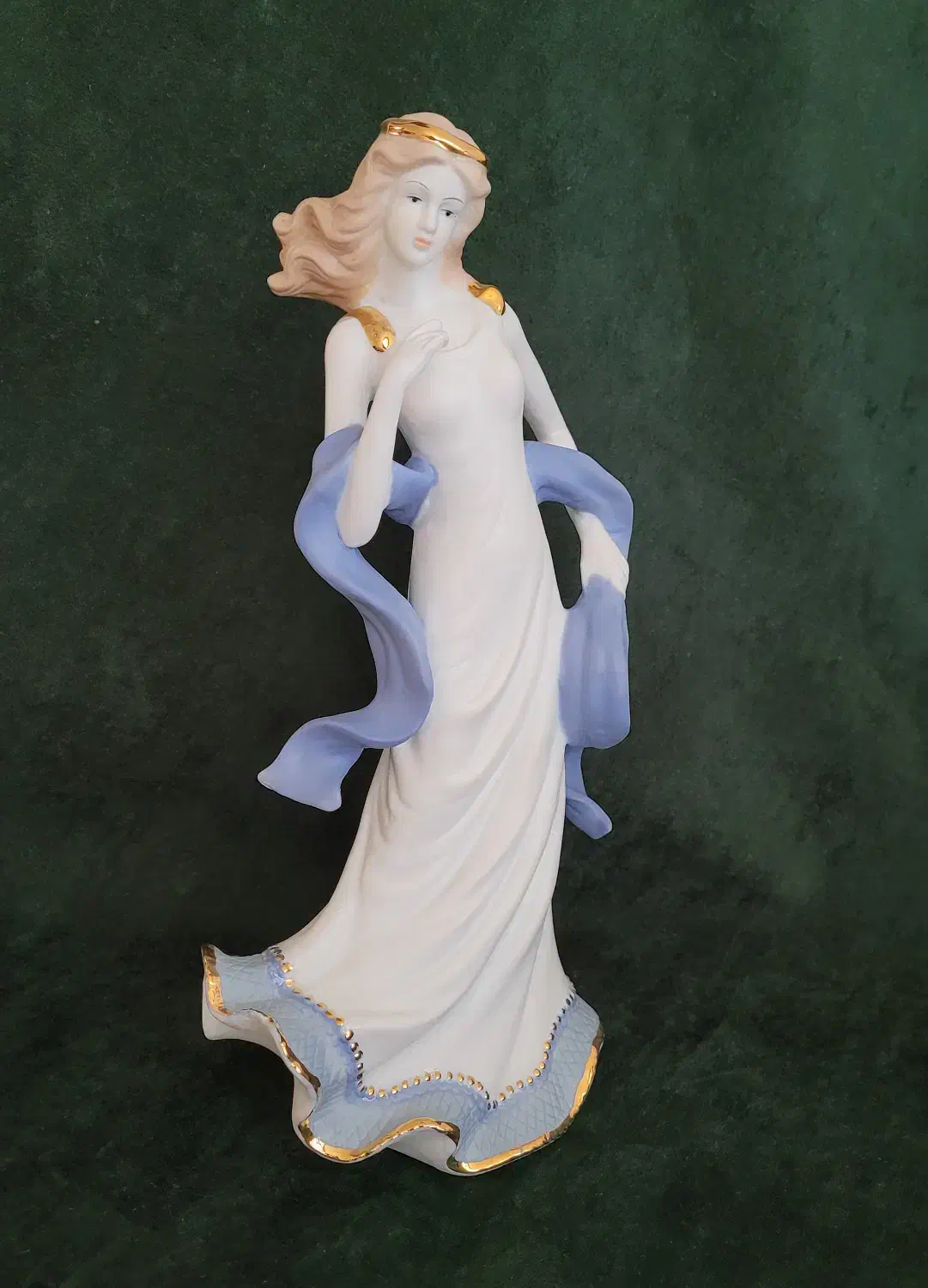 فروش مجسمه کریستال، چینی و پلی استر|مجسمه، تندیس، ماکت|کرج, اصفهانیها|دیوار