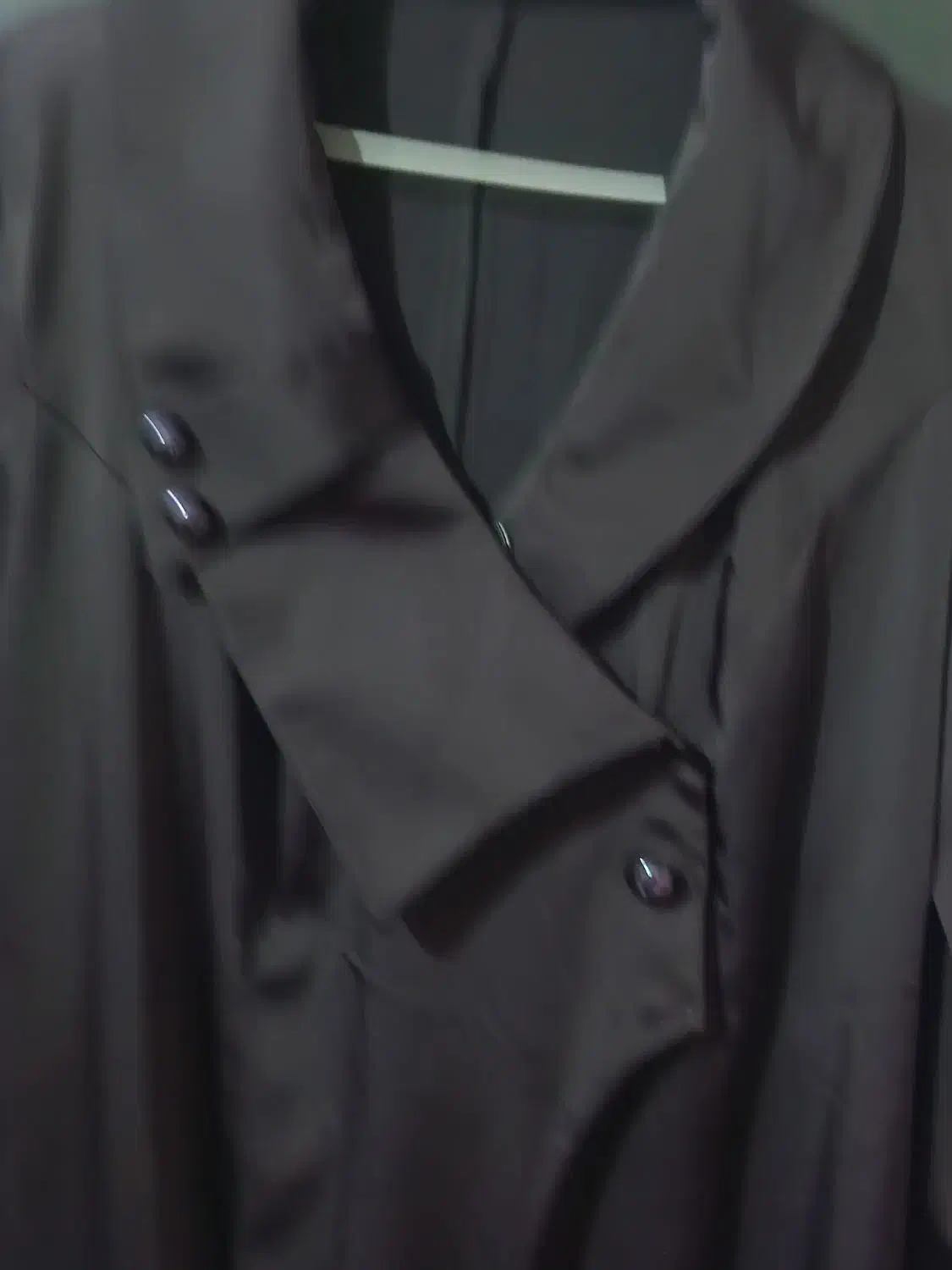 مانتو|لباس|قم, وادی السلام|دیوار