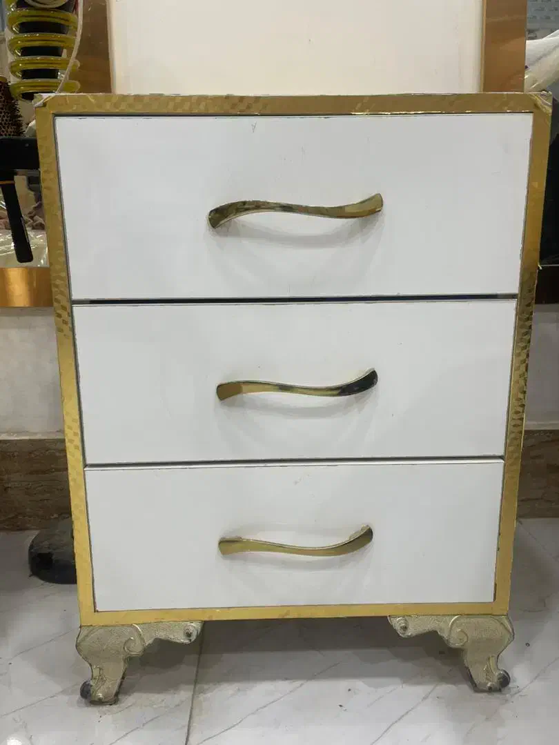 آینه و کنسول مناسب آرایشگاه|آرایشگاه و سالنهای زیبایی|زابل, |دیوار