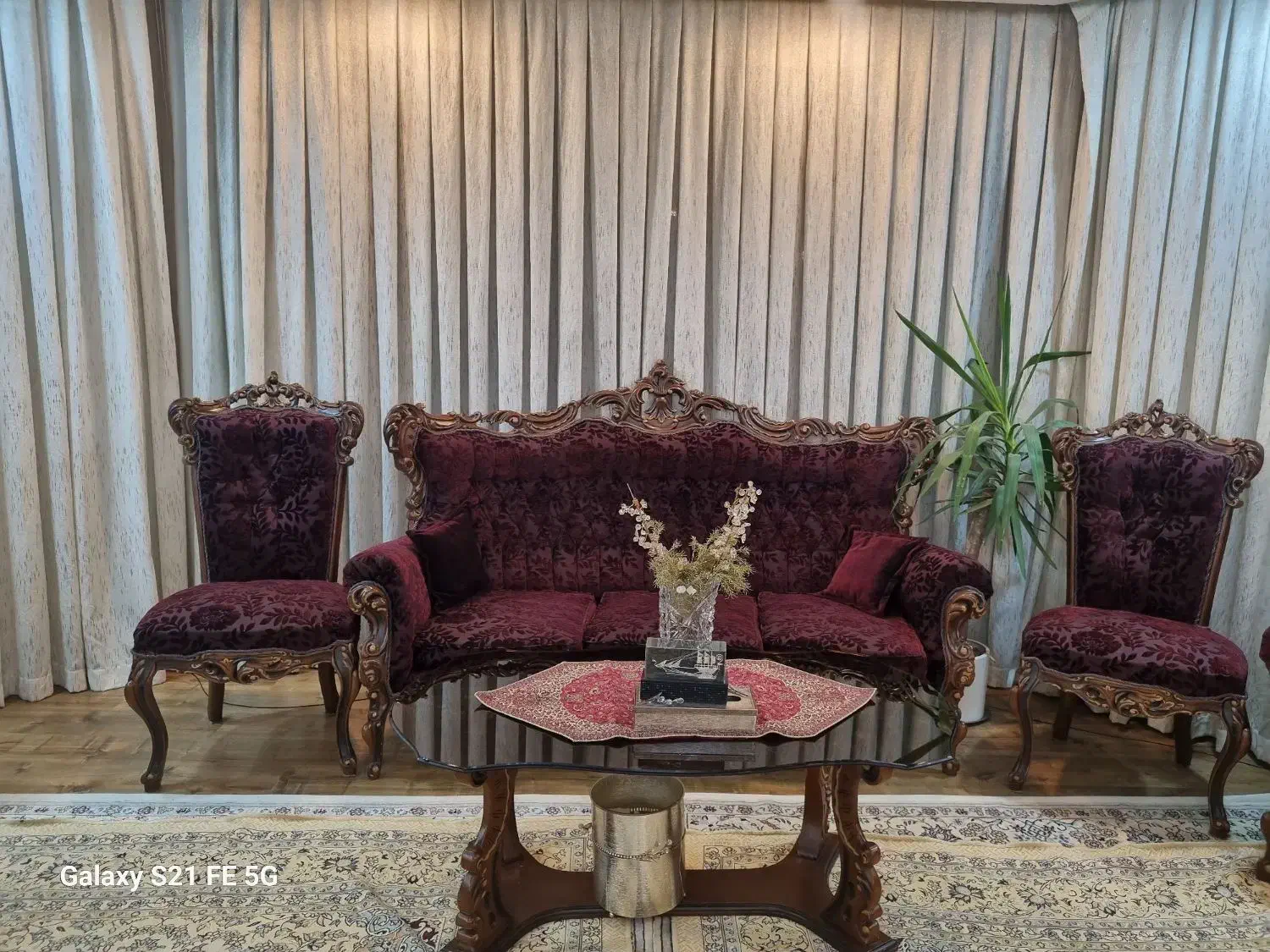 مبل استیل ۹ نفره و نهارخوری ۸نفره ودوویترین ۴طبقه|مبلمان خانگی و میز عسلی|اصفهان, شاهزاده ابراهیم|دیوار