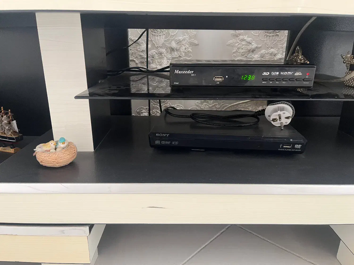 میز تلوزیون شرکتی (پازلی)|میز تلویزیون|ری, علایین|دیوار