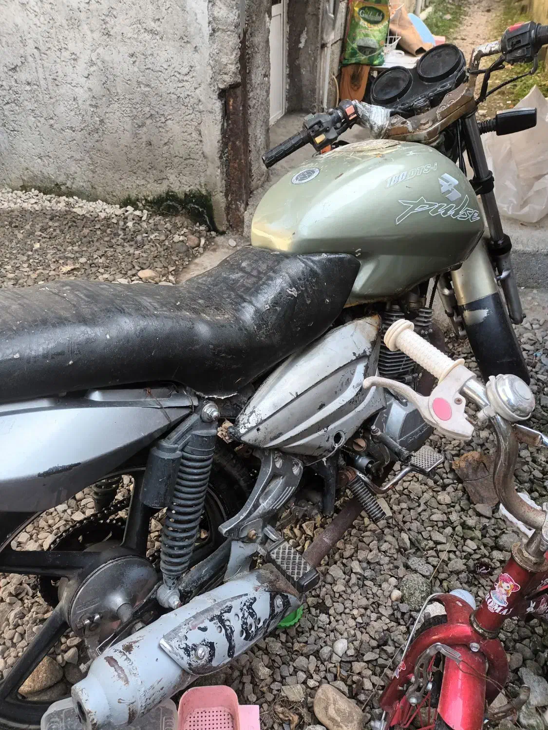 یه موتور پالس ۱۸۰ مدل ۹۲ به فروش میرسد|موتورسیکلت|کتالم و سادات شهر, |دیوار