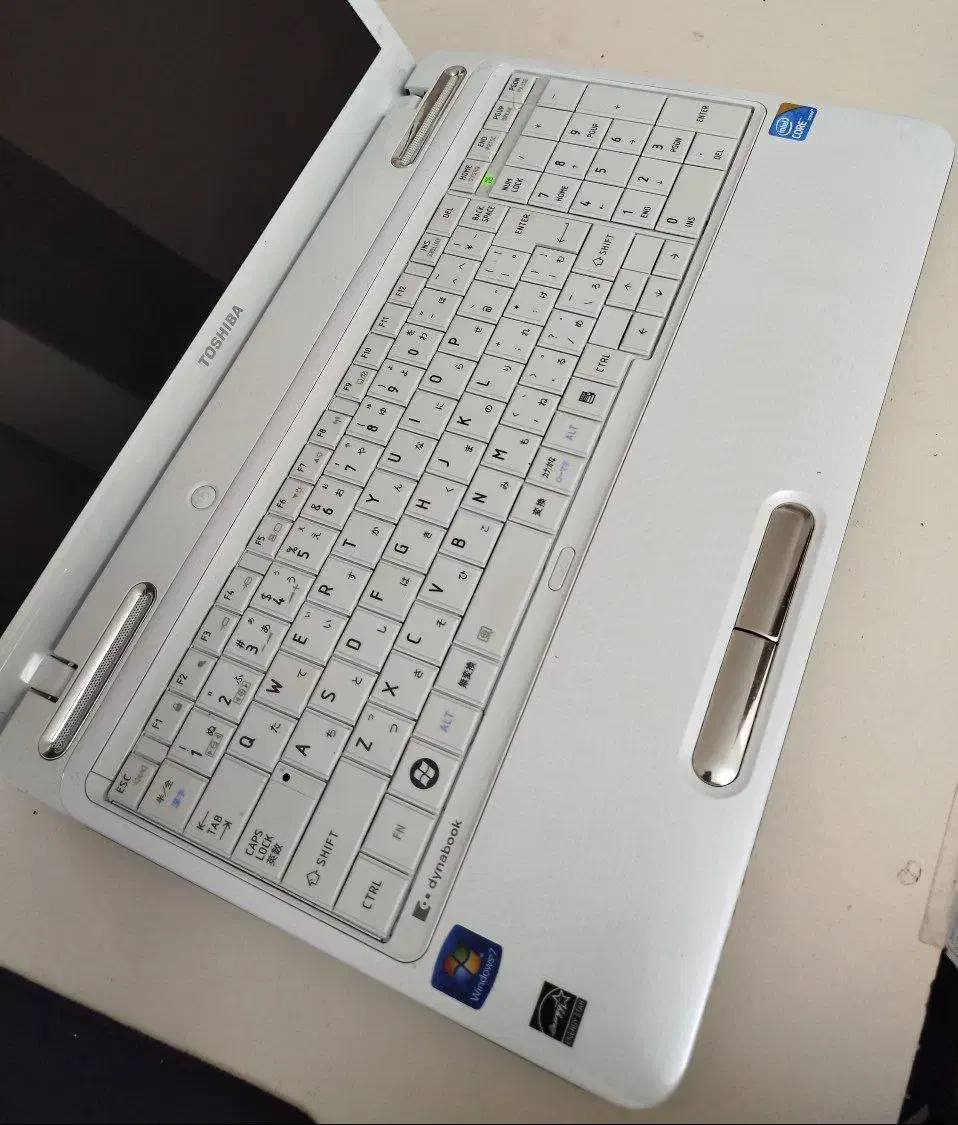 لپ تاپ TOSHIBA ژاپن با موس و کیف اشانتیون|رایانه همراه|ساری, |دیوار