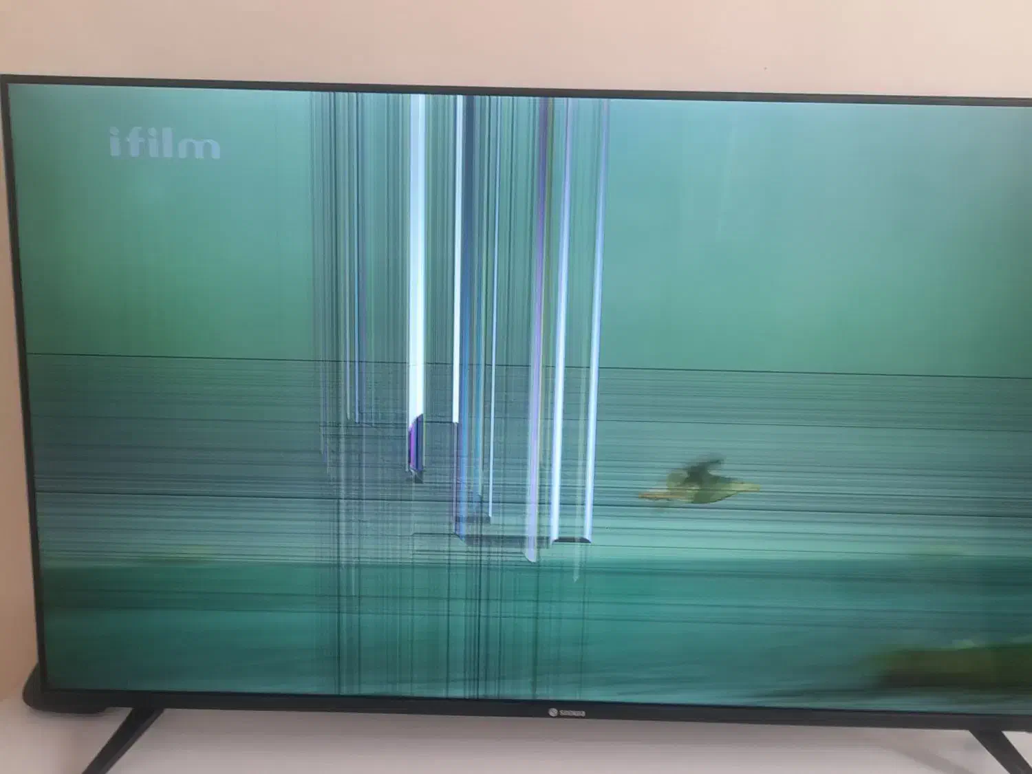 تلوزیین اسنوا شکسته ۵۵ اینج|تلویزیون و پروژکتور|تهران, آذری|دیوار