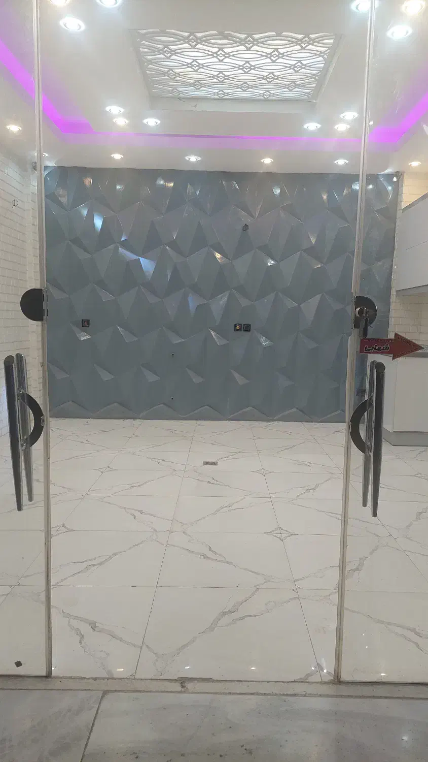 اجاره مغازه 25متری بهارستان شرقی|اجارهٔ مغازه و غرفه|اصفهان, بهارستان (مخابرات)|دیوار