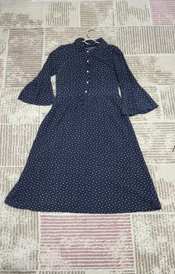 لباس پاییزه|لباس|مشکین‌دشت, |دیوار