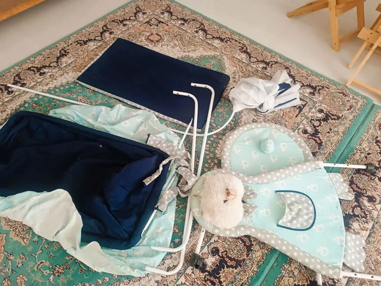 گهواره کودک تا وزن پانزده کیلو|تخت و سرویس خواب|صدرا-فارس, فاز ۲|دیوار