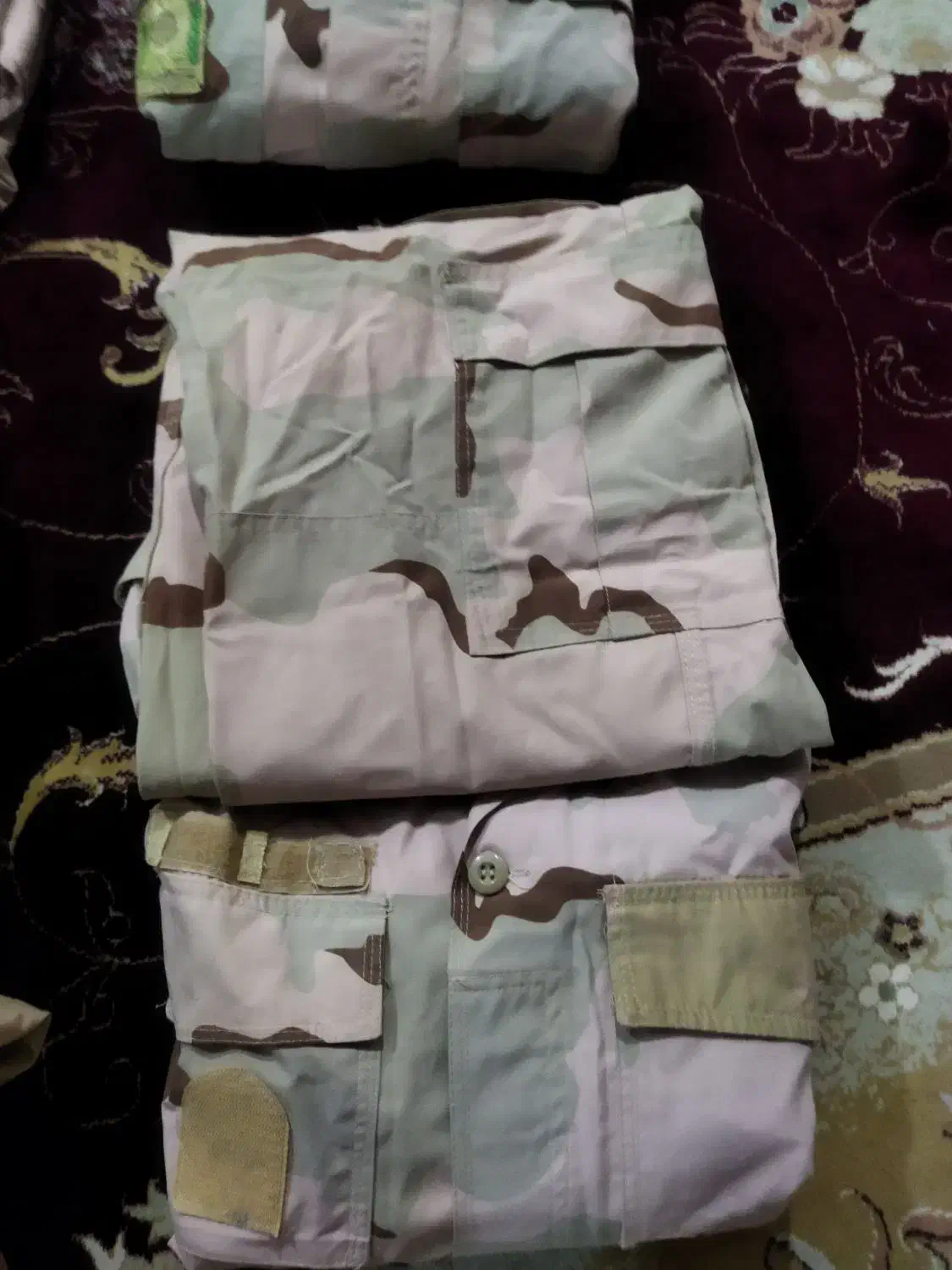 چهار دست لباس مرزبانی|لباس|زابل, |دیوار