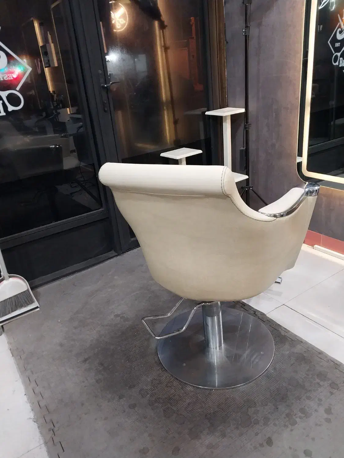 صندلی ارایشگاه جک پدالی|آرایشگاه و سالنهای زیبایی|اردبیل, |دیوار