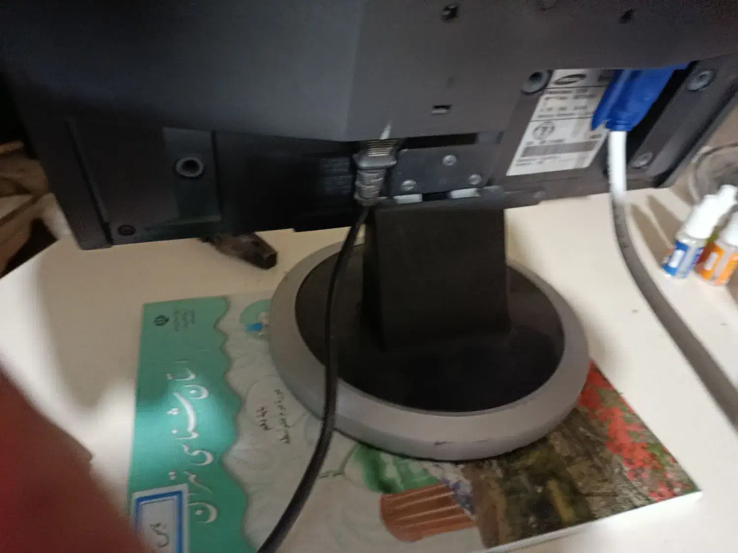 مانیتور 17اینچ فوق تمیز|قطعات و لوازم جانبی رایانه|پاکدشت, پاکدشت (مامازند)|دیوار