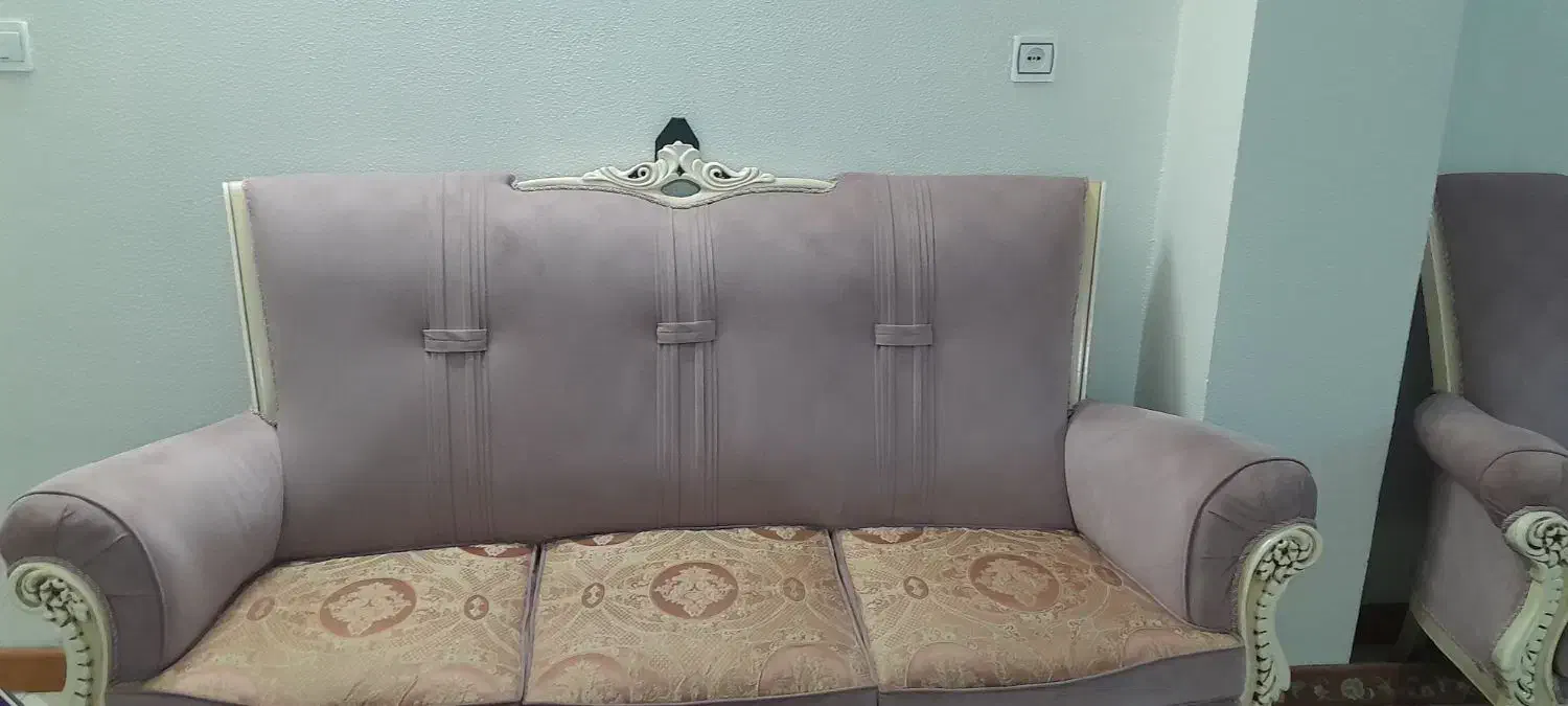 فروش مبل هفت نفر نیمه کلاسیک خیلی تمیز|مبلمان خانگی و میز عسلی|شاهین‌شهر, شهرک میلاد|دیوار