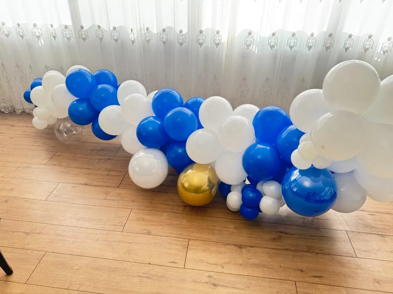 ریسه بادکنک|ریسه و چراغ تزئینی|اصفهان, باغ نگاره|دیوار