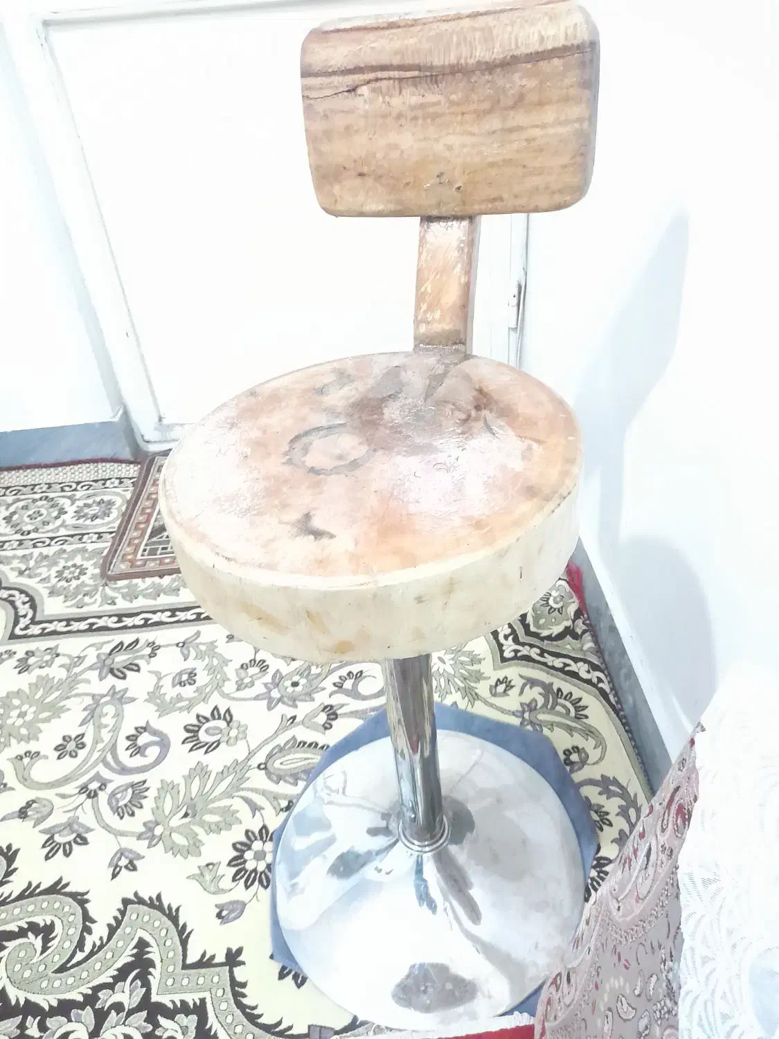 صندلی چوبی|صندلی و نیمکت|ساوه, |دیوار