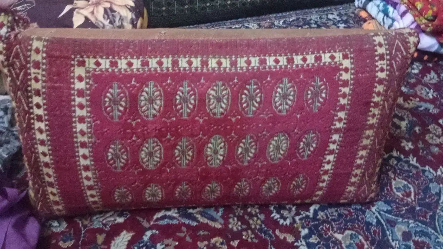 پشتی با رویه فرش|پشتی|اهواز, ناحیه صنعتی کارون|دیوار