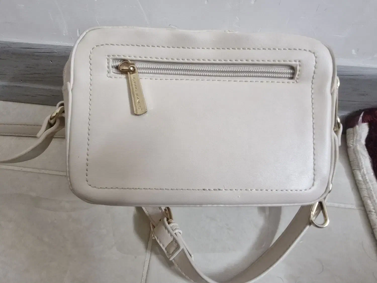 کیف مجلسی رنگ کرمی|کیف، کفش، کمربند|قم, مصلاء|دیوار