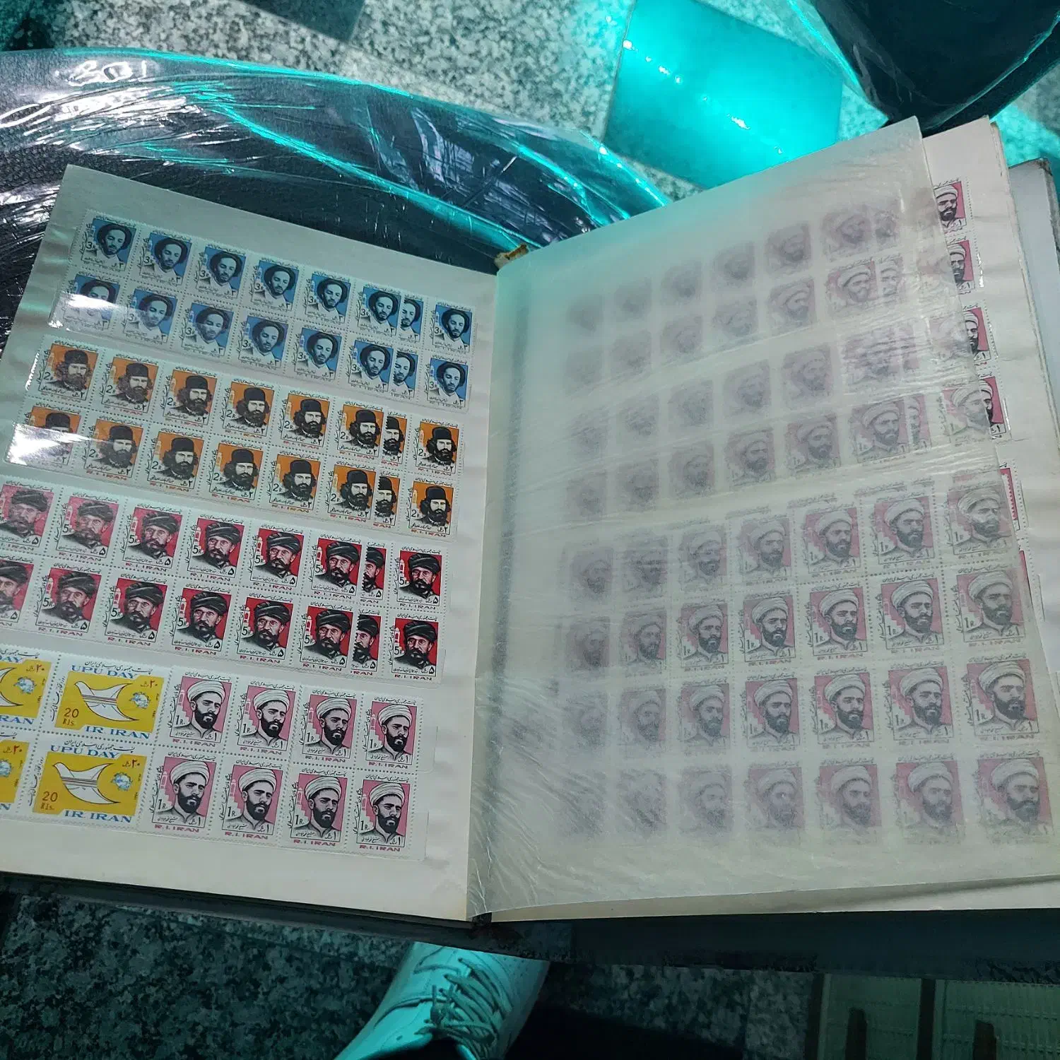 آلبوم تمبر کلکسیونی|کلکسیون سکه، تمبر، اسکناس|همدان, |دیوار