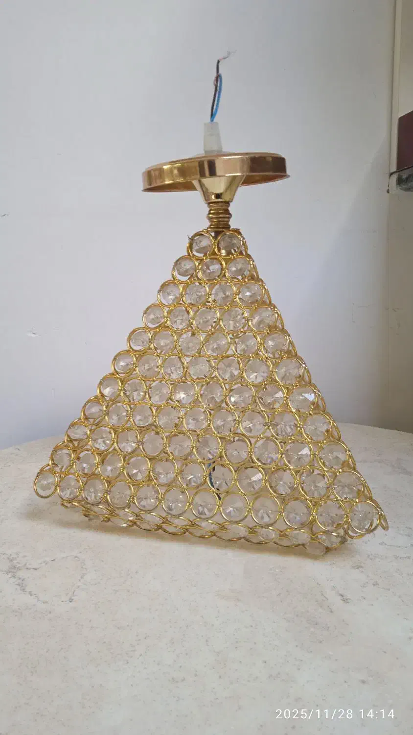 یک عدد لوستر آشپزخانه یا اتاق خواب خیلی شیک|لوستر و چراغ آویز|تبریز, |دیوار