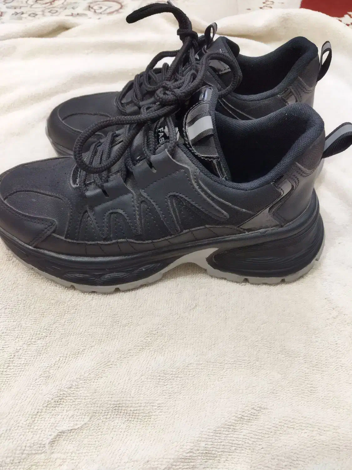 فروشی|کیف، کفش، کمربند|مریوان, |دیوار