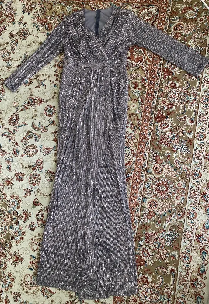 لباس|لباس|تاکستان, |دیوار