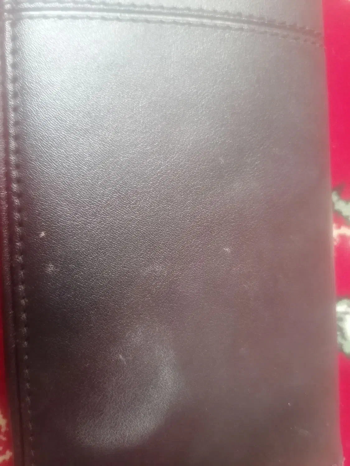 کیف گم شده|اشیا|زاغه, |دیوار